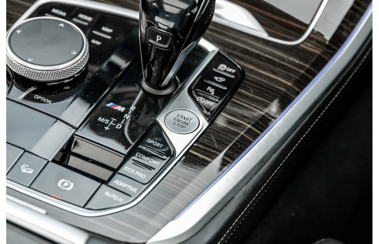 02/2021 Bmw X5 M50i (AWD) G05 MY21 4d Wagon Carbon Black Metallic Twin Turbo V8 4.4L