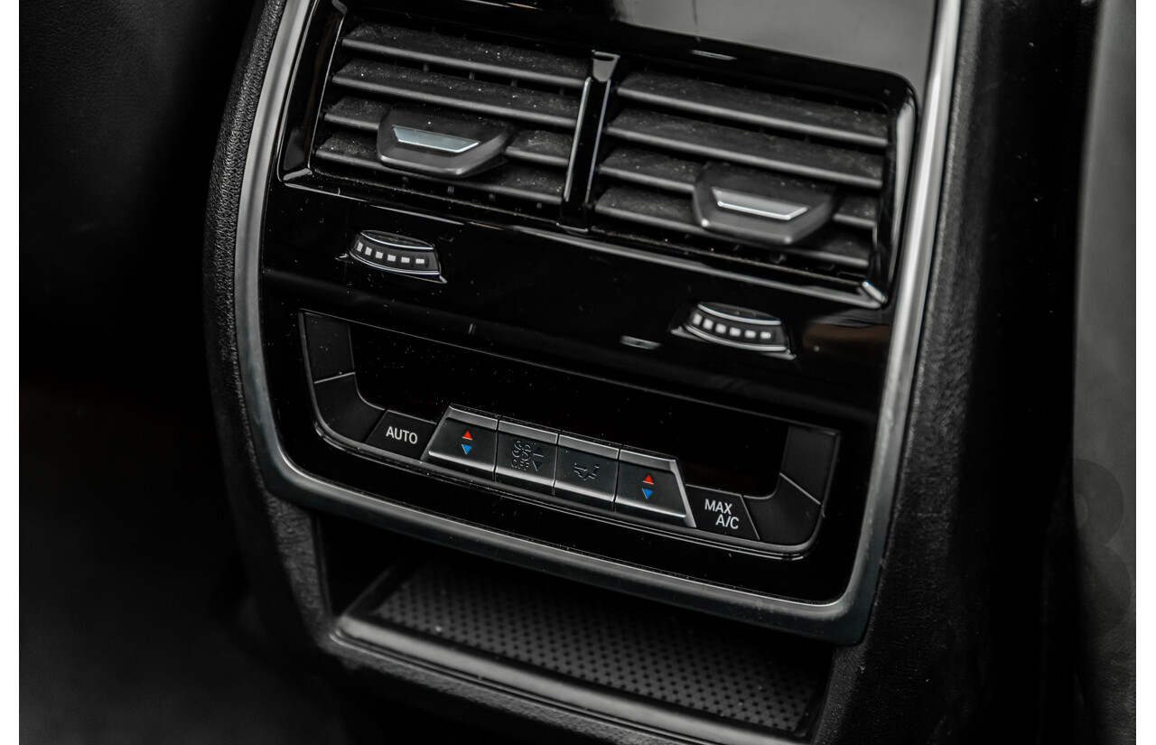 02/2021 Bmw X5 M50i (AWD) G05 MY21 4d Wagon Carbon Black Metallic Twin Turbo V8 4.4L