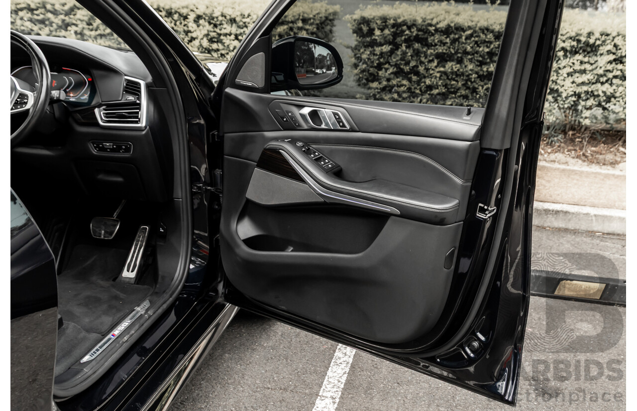 02/2021 Bmw X5 M50i (AWD) G05 MY21 4d Wagon Carbon Black Metallic Twin Turbo V8 4.4L