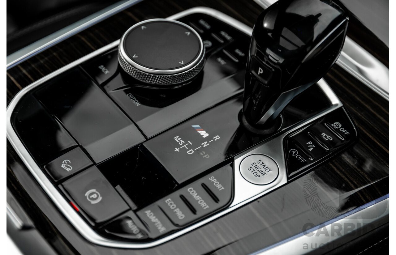 02/2021 Bmw X5 M50i (AWD) G05 MY21 4d Wagon Carbon Black Metallic Twin Turbo V8 4.4L