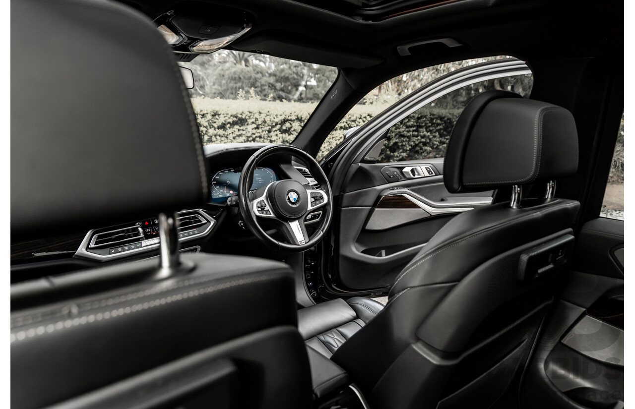 02/2021 Bmw X5 M50i (AWD) G05 MY21 4d Wagon Carbon Black Metallic Twin Turbo V8 4.4L