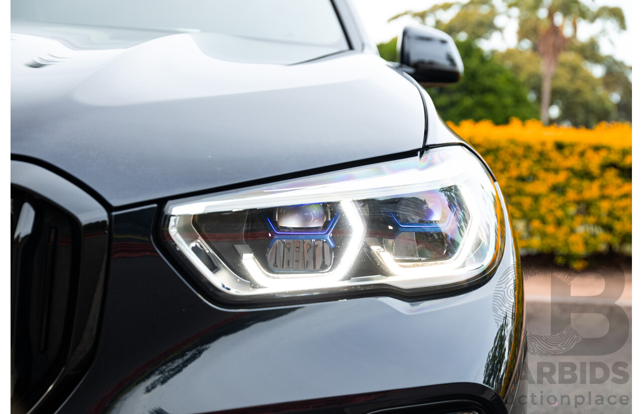 02/2021 Bmw X5 M50i (AWD) G05 MY21 4d Wagon Carbon Black Metallic Twin Turbo V8 4.4L