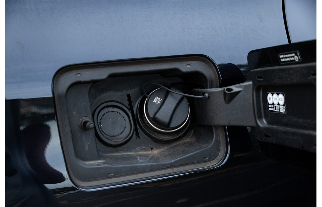 02/2021 Bmw X5 M50i (AWD) G05 MY21 4d Wagon Carbon Black Metallic Twin Turbo V8 4.4L