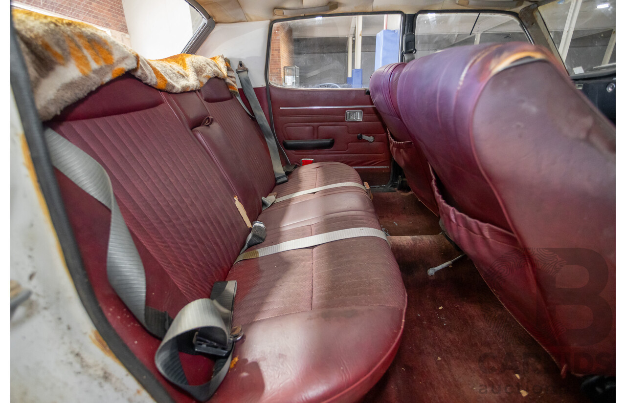 11/1971 Toyota Crown SE MS65 4d Sedan White 2.6L