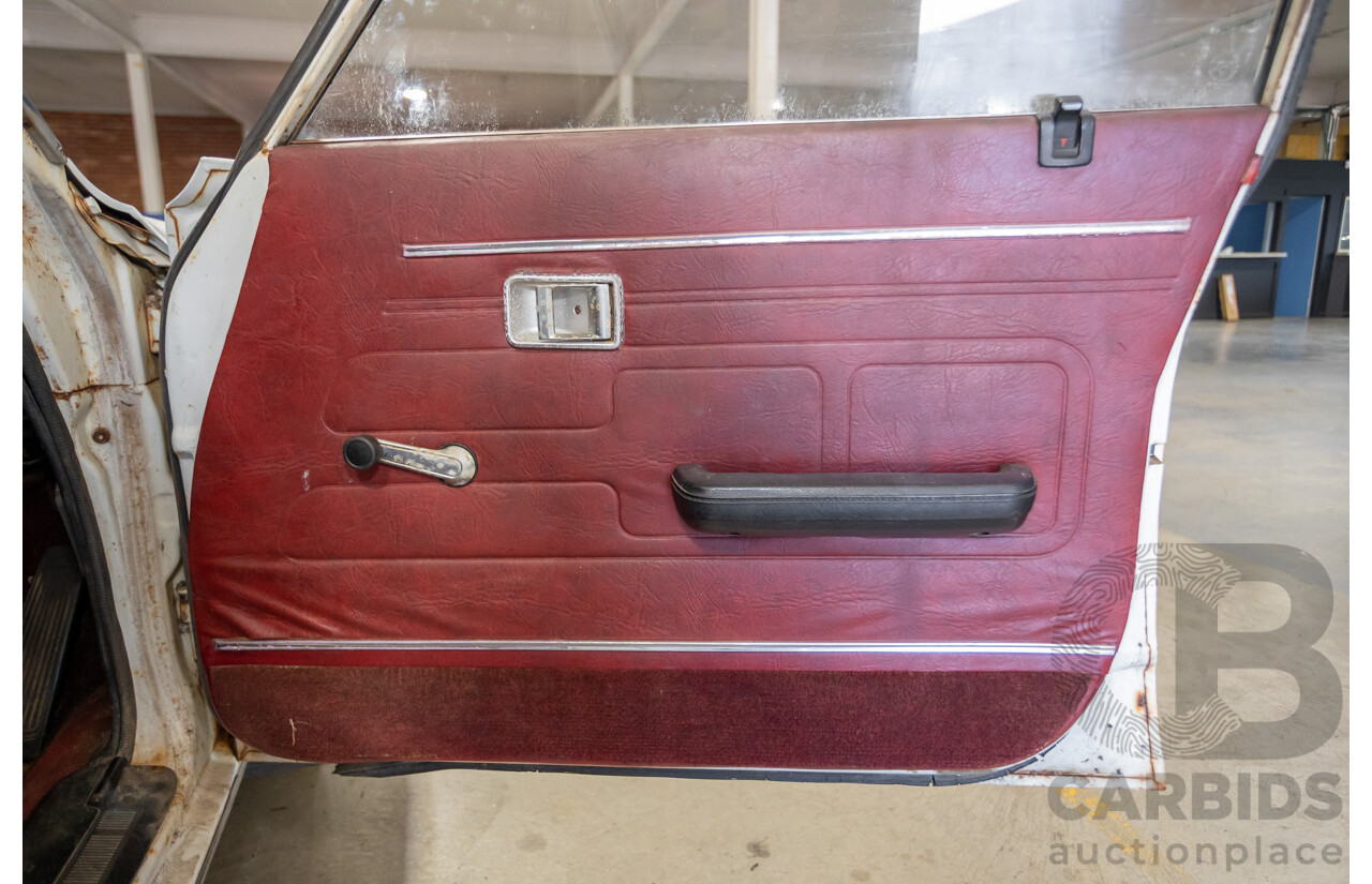 11/1971 Toyota Crown SE MS65 4d Sedan White 2.6L