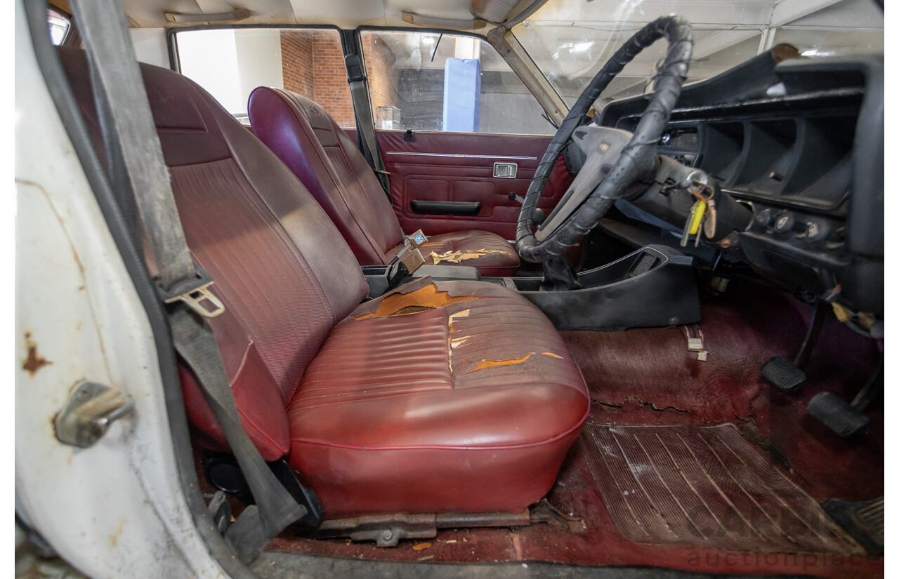 11/1971 Toyota Crown SE MS65 4d Sedan White 2.6L