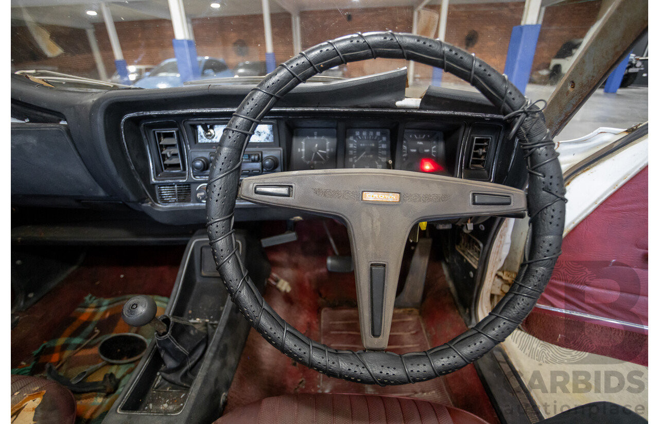 11/1971 Toyota Crown SE MS65 4d Sedan White 2.6L