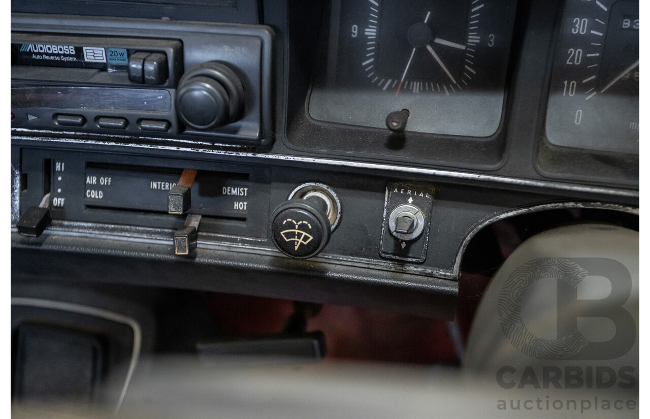 11/1971 Toyota Crown SE MS65 4d Sedan White 2.6L