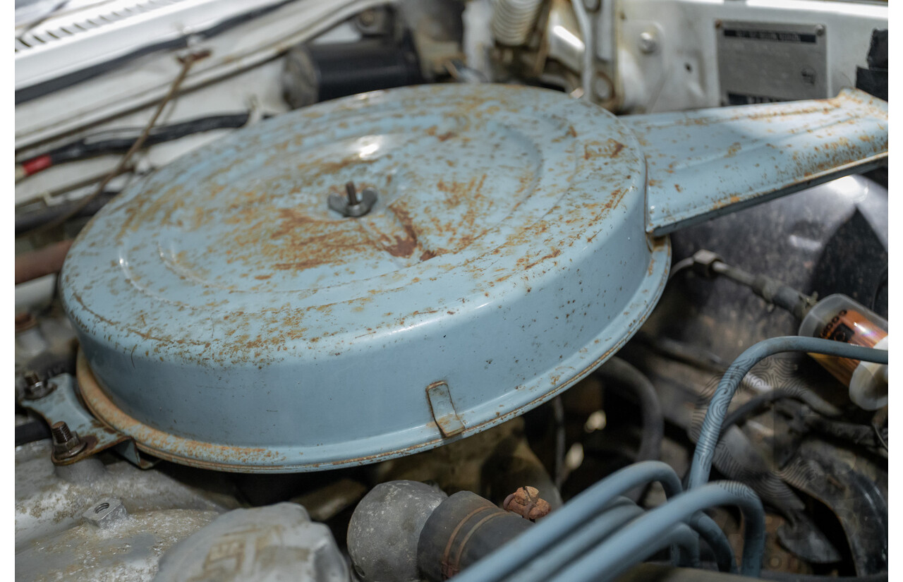 11/1971 Toyota Crown SE MS65 4d Sedan White 2.6L