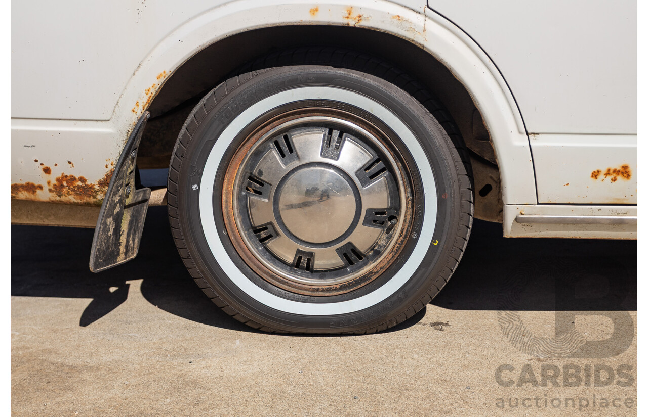 11/1971 Toyota Crown SE MS65 4d Sedan White 2.6L