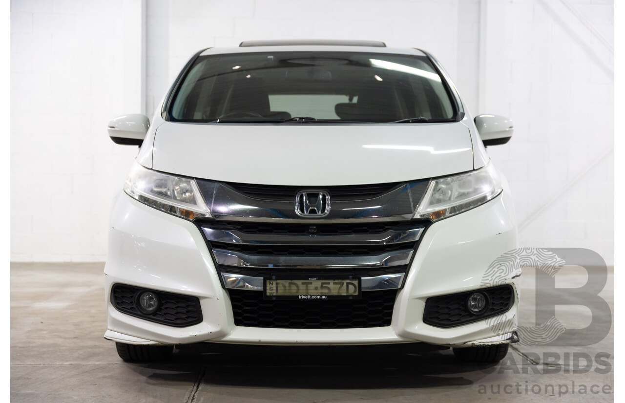 03/2016 Honda Odyssey VTi-L (FWD) RC MY16 7 Seats 4d Wagon White Diamond Pearl 2.4L - 7 Seater