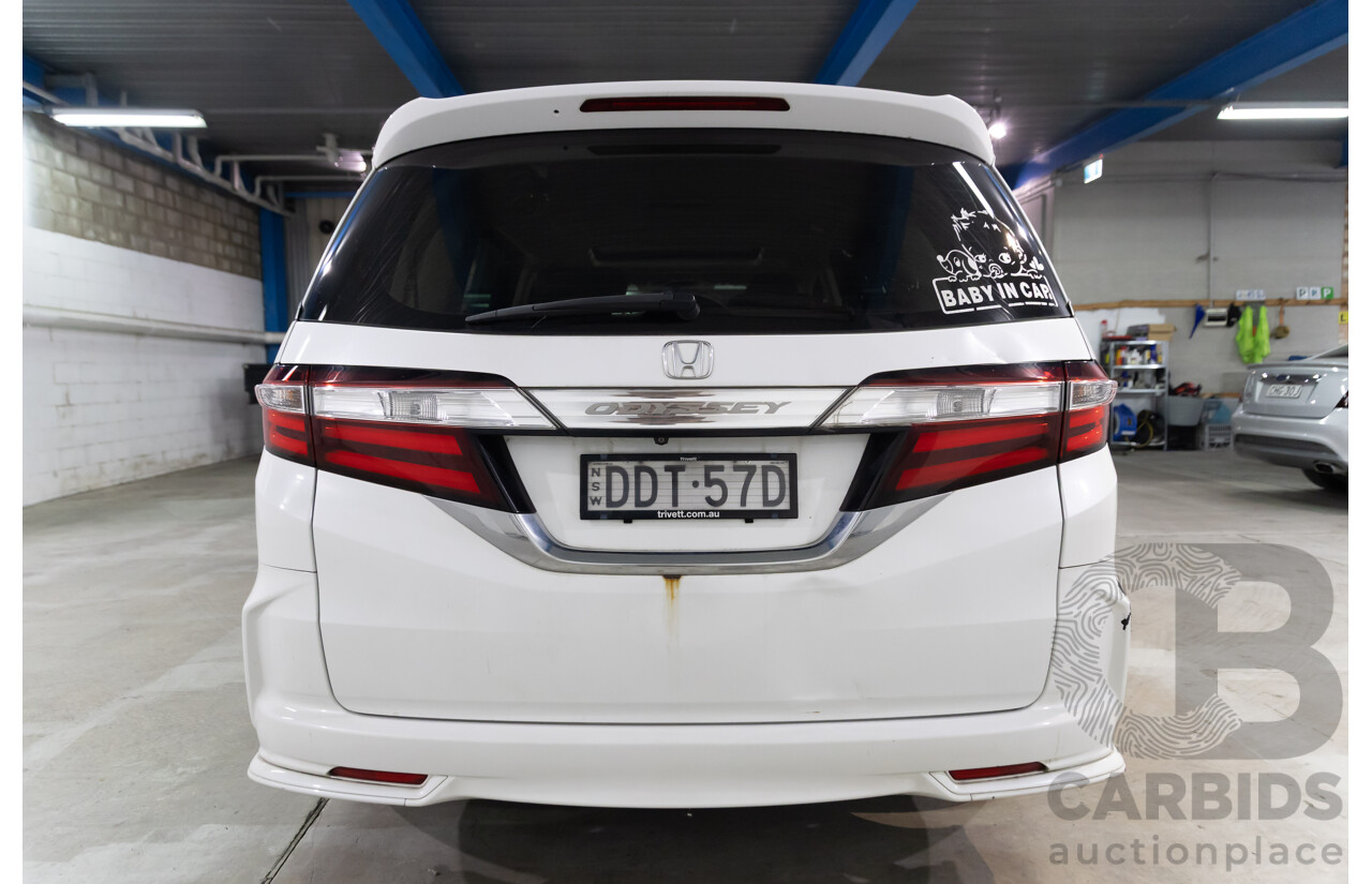 03/2016 Honda Odyssey VTi-L (FWD) RC MY16 7 Seats 4d Wagon White Diamond Pearl 2.4L - 7 Seater