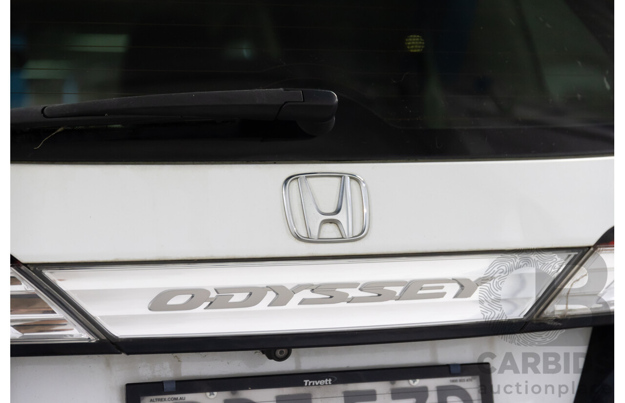 03/2016 Honda Odyssey VTi-L (FWD) RC MY16 7 Seats 4d Wagon White Diamond Pearl 2.4L - 7 Seater