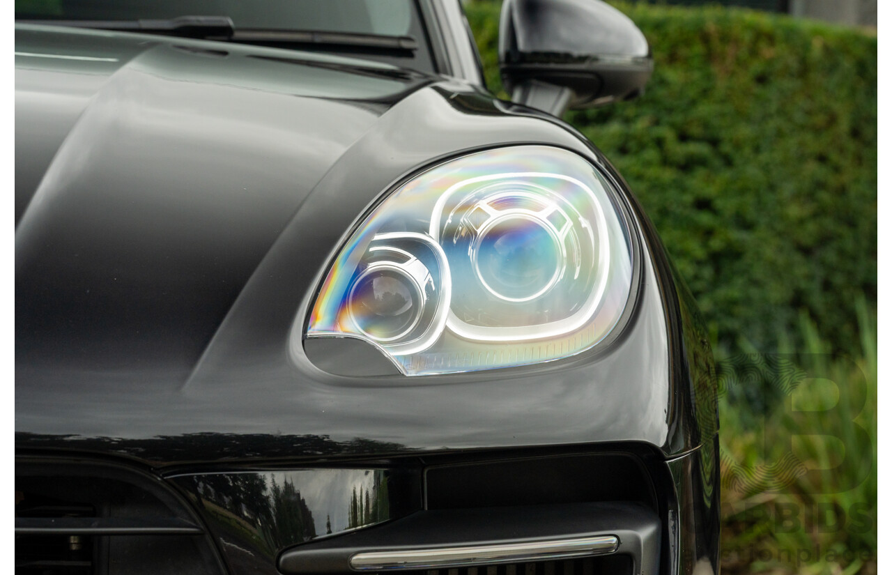 07/2016 Porsche Macan Turbo (AWD) MY16 4d Wagon Jet Black Metallic Twin Turbo V6 3.6L