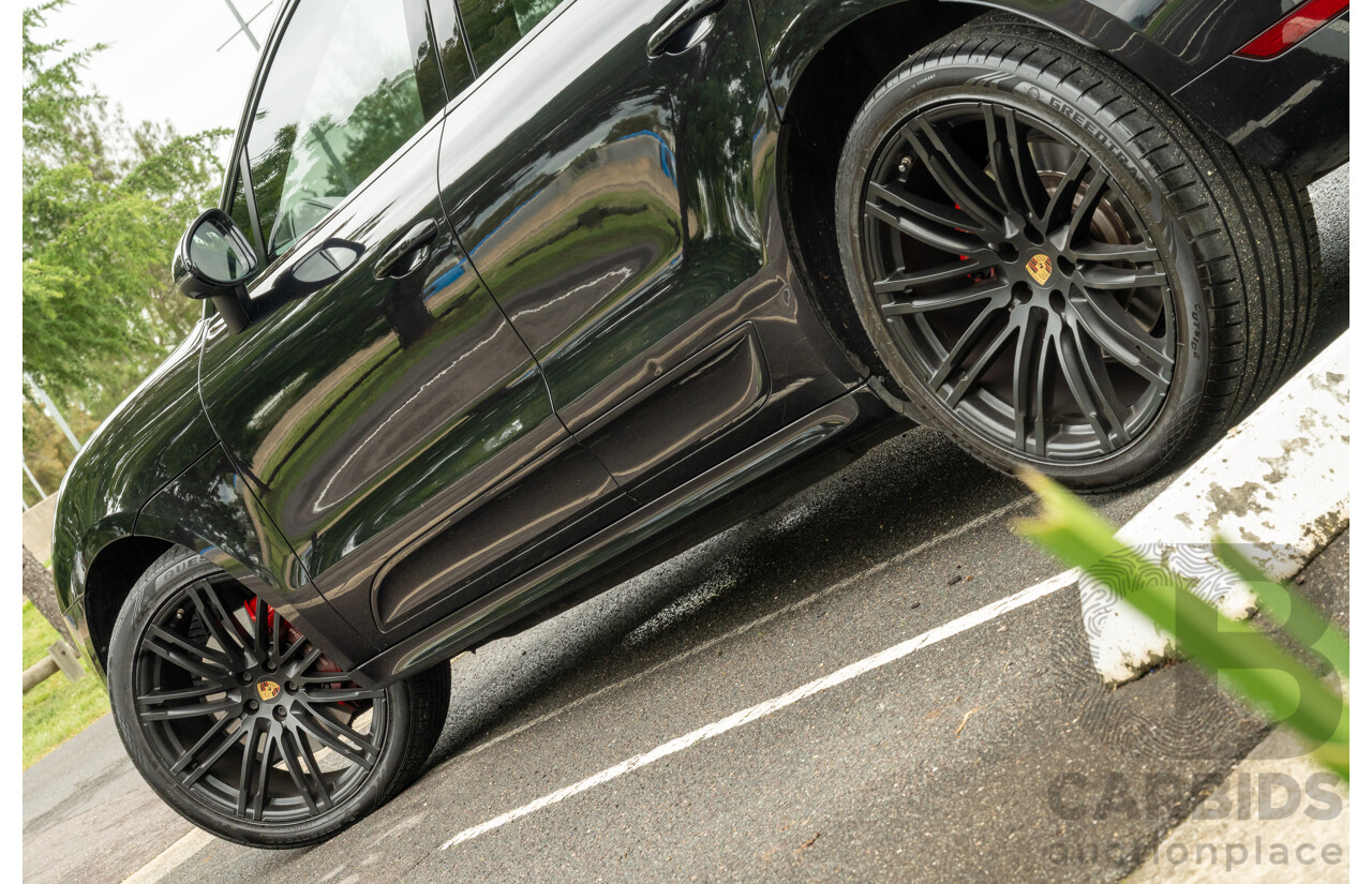 07/2016 Porsche Macan Turbo (AWD) MY16 4d Wagon Jet Black Metallic Twin Turbo V6 3.6L