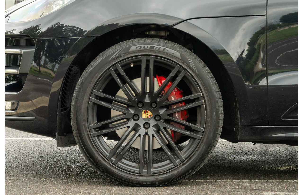 07/2016 Porsche Macan Turbo (AWD) MY16 4d Wagon Jet Black Metallic Twin Turbo V6 3.6L