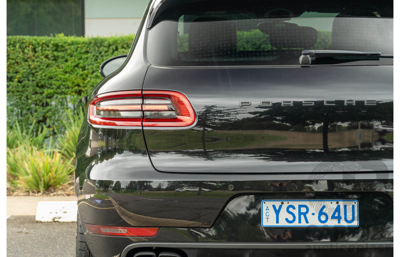 07/2016 Porsche Macan Turbo (AWD) MY16 4d Wagon Jet Black Metallic Twin Turbo V6 3.6L