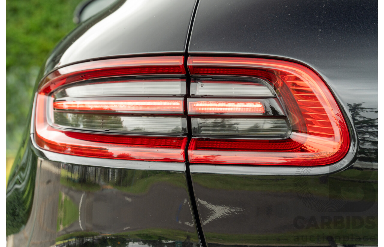 07/2016 Porsche Macan Turbo (AWD) MY16 4d Wagon Jet Black Metallic Twin Turbo V6 3.6L