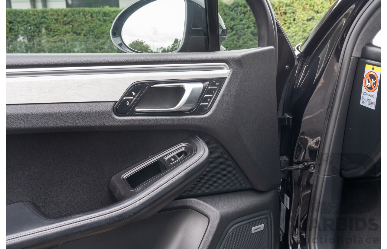 07/2016 Porsche Macan Turbo (AWD) MY16 4d Wagon Jet Black Metallic Twin Turbo V6 3.6L