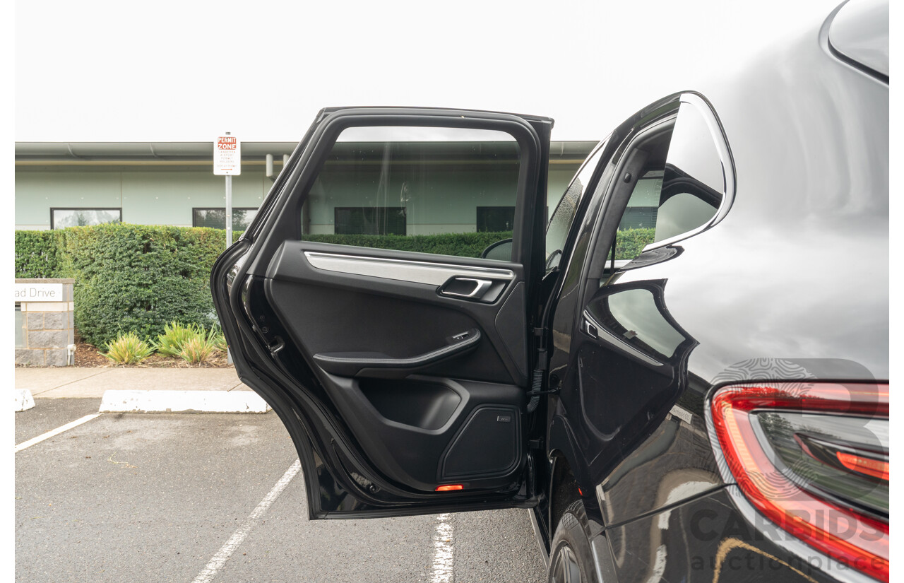 07/2016 Porsche Macan Turbo (AWD) MY16 4d Wagon Jet Black Metallic Twin Turbo V6 3.6L