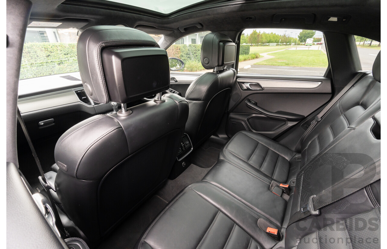 07/2016 Porsche Macan Turbo (AWD) MY16 4d Wagon Jet Black Metallic Twin Turbo V6 3.6L