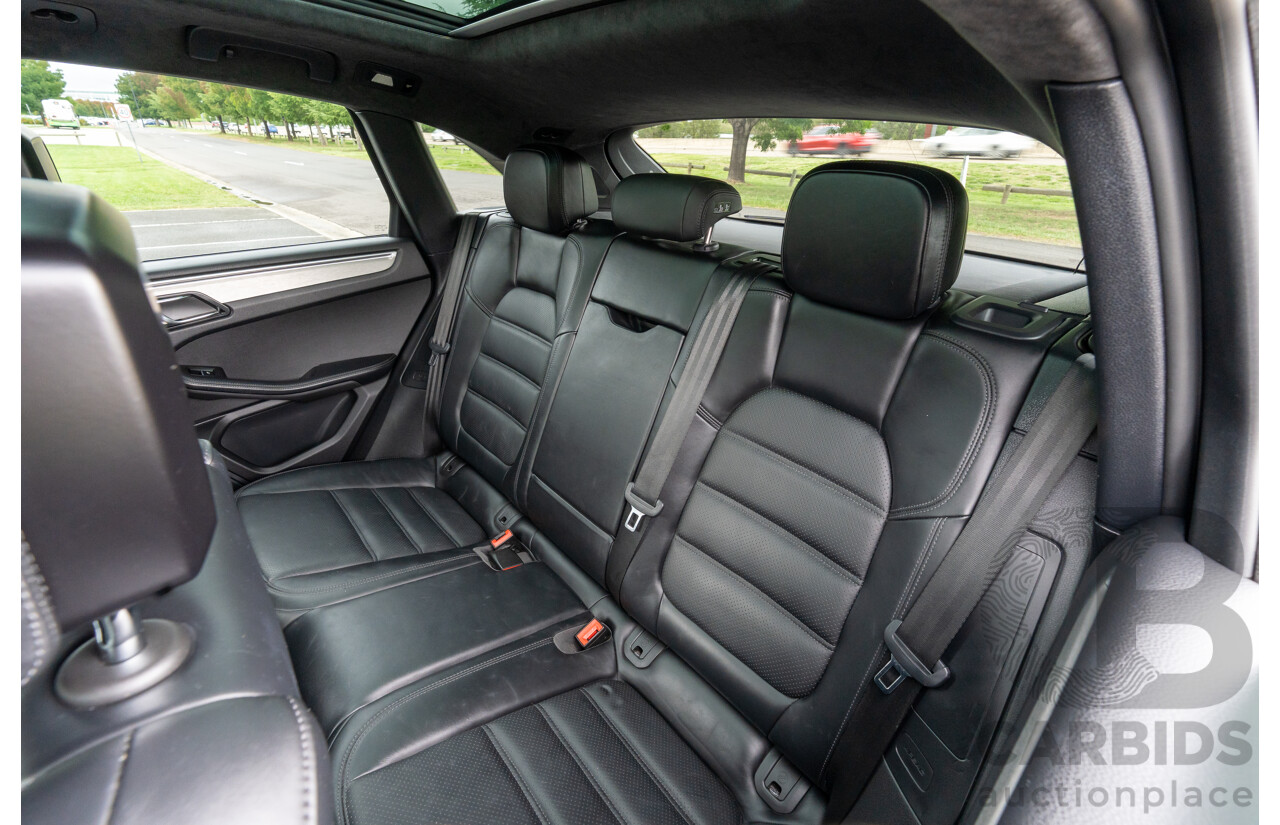 07/2016 Porsche Macan Turbo (AWD) MY16 4d Wagon Jet Black Metallic Twin Turbo V6 3.6L