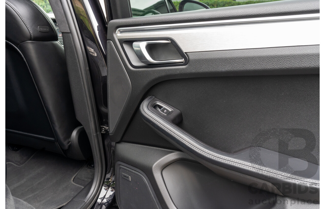 07/2016 Porsche Macan Turbo (AWD) MY16 4d Wagon Jet Black Metallic Twin Turbo V6 3.6L