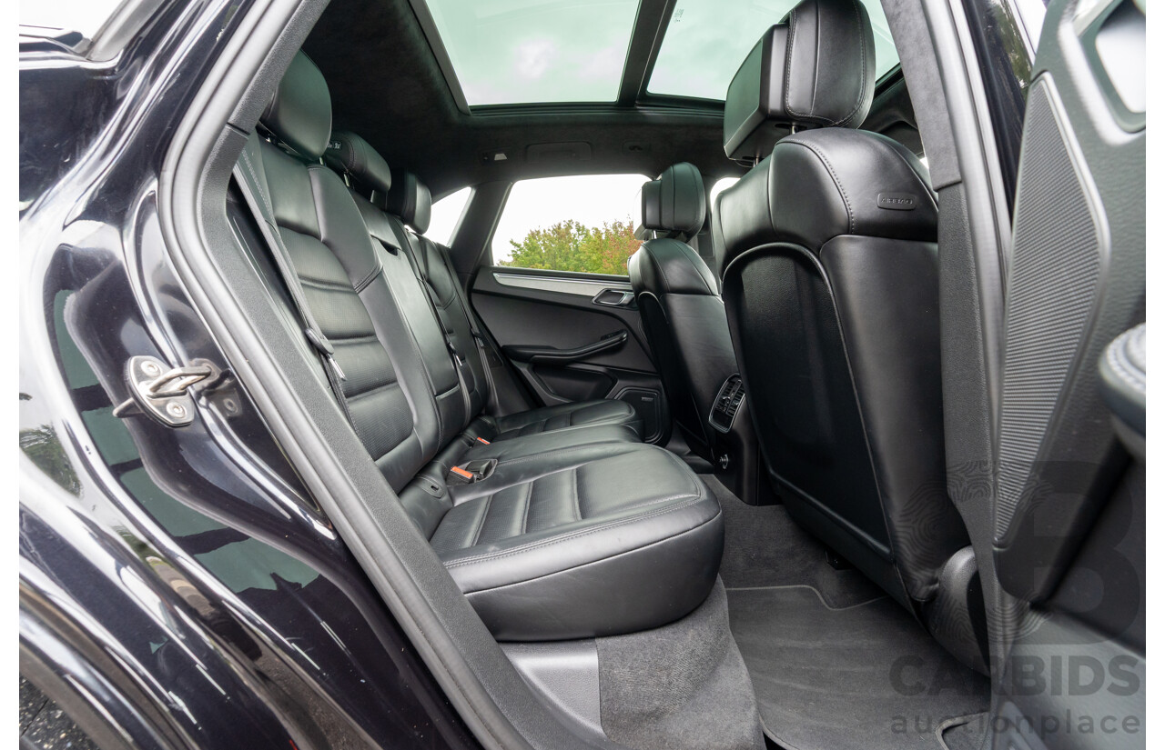 07/2016 Porsche Macan Turbo (AWD) MY16 4d Wagon Jet Black Metallic Twin Turbo V6 3.6L