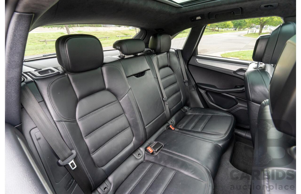 07/2016 Porsche Macan Turbo (AWD) MY16 4d Wagon Jet Black Metallic Twin Turbo V6 3.6L