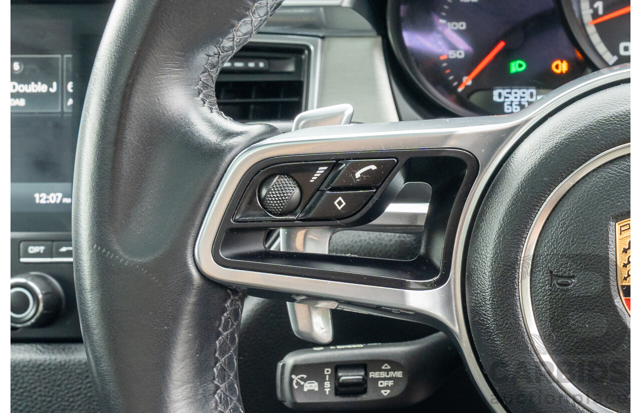 07/2016 Porsche Macan Turbo (AWD) MY16 4d Wagon Jet Black Metallic Twin Turbo V6 3.6L