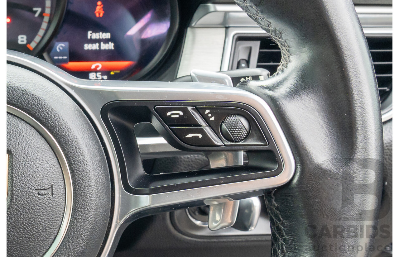 07/2016 Porsche Macan Turbo (AWD) MY16 4d Wagon Jet Black Metallic Twin Turbo V6 3.6L