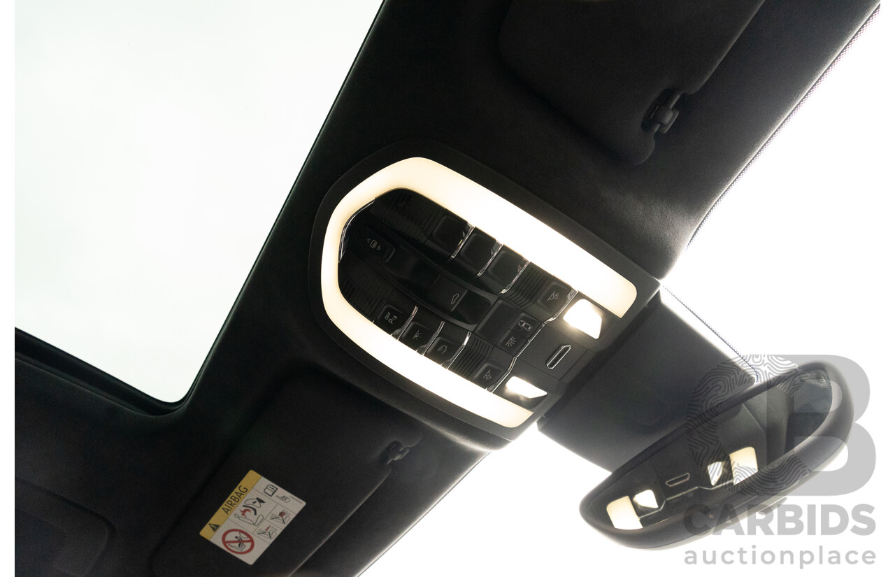 07/2016 Porsche Macan Turbo (AWD) MY16 4d Wagon Jet Black Metallic Twin Turbo V6 3.6L