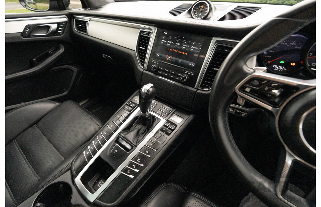 07/2016 Porsche Macan Turbo (AWD) MY16 4d Wagon Jet Black Metallic Twin Turbo V6 3.6L