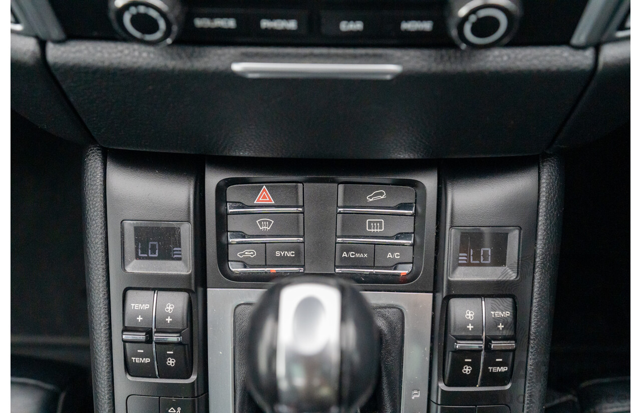 07/2016 Porsche Macan Turbo (AWD) MY16 4d Wagon Jet Black Metallic Twin Turbo V6 3.6L