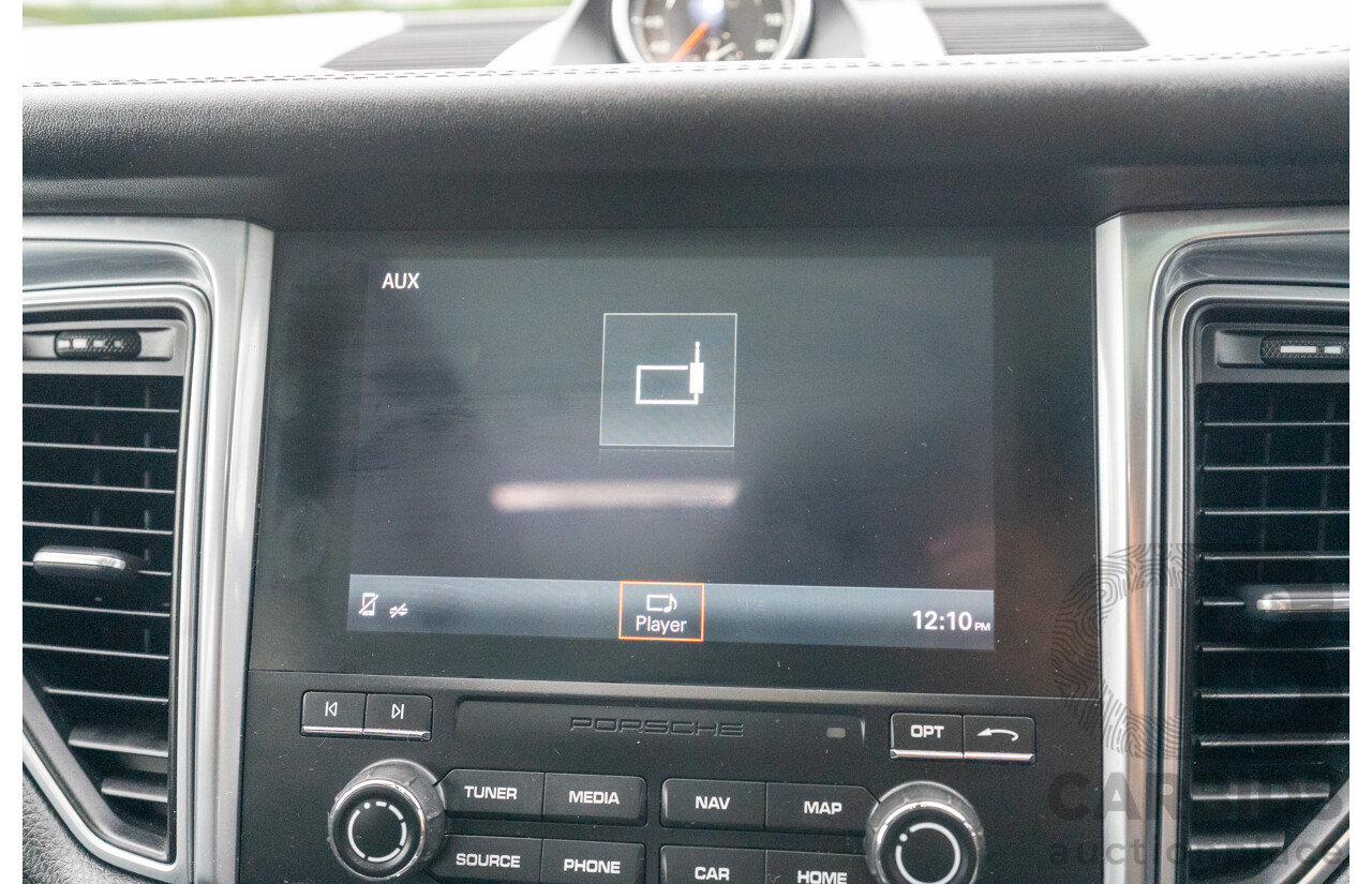 07/2016 Porsche Macan Turbo (AWD) MY16 4d Wagon Jet Black Metallic Twin Turbo V6 3.6L