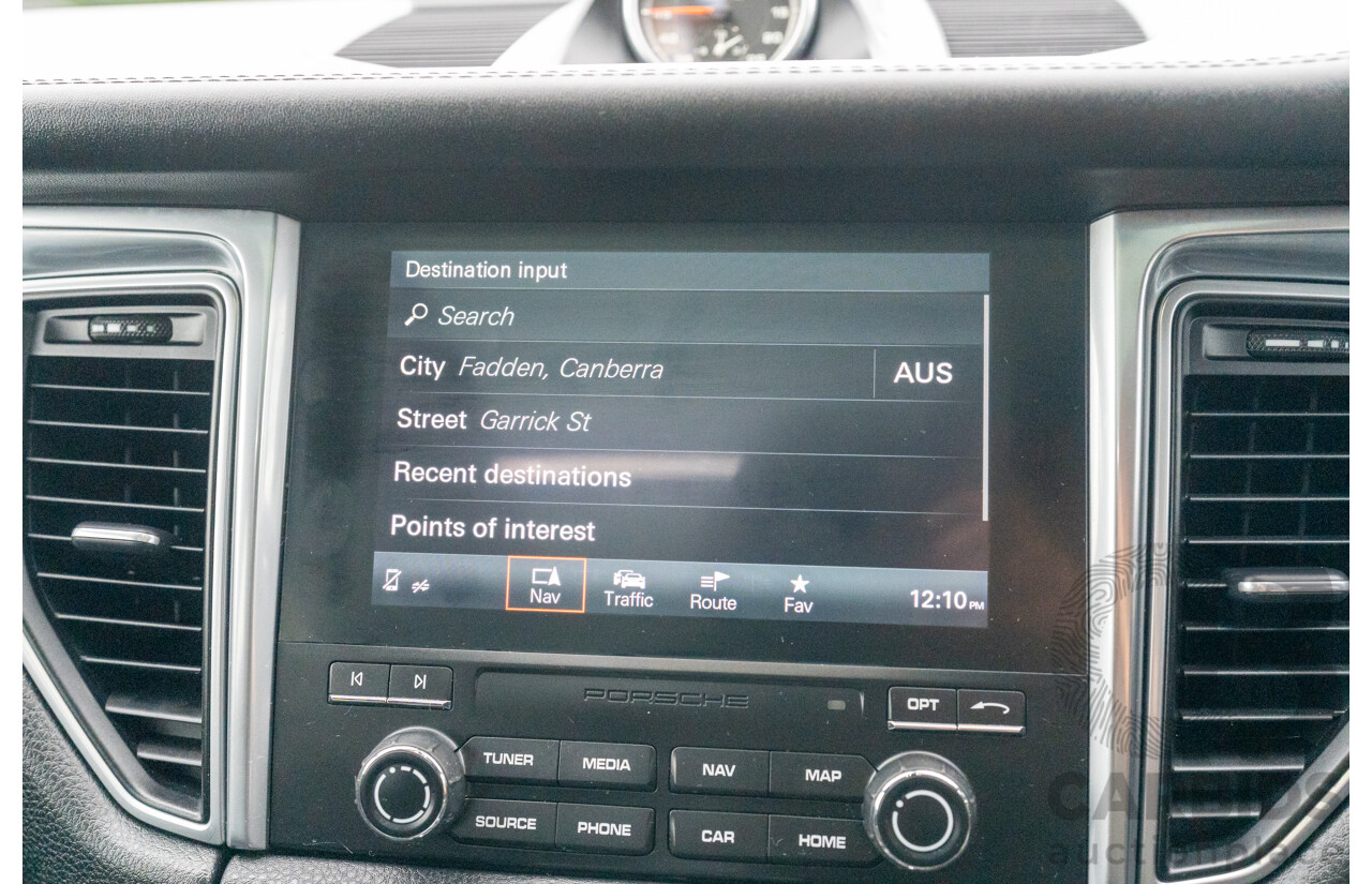 07/2016 Porsche Macan Turbo (AWD) MY16 4d Wagon Jet Black Metallic Twin Turbo V6 3.6L