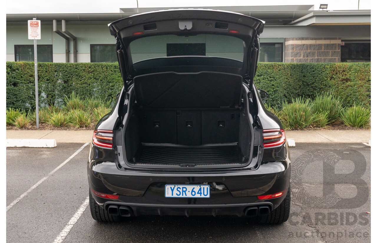 07/2016 Porsche Macan Turbo (AWD) MY16 4d Wagon Jet Black Metallic Twin Turbo V6 3.6L