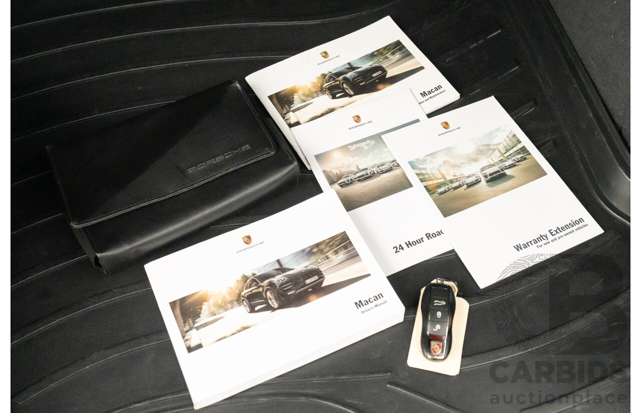07/2016 Porsche Macan Turbo (AWD) MY16 4d Wagon Jet Black Metallic Twin Turbo V6 3.6L