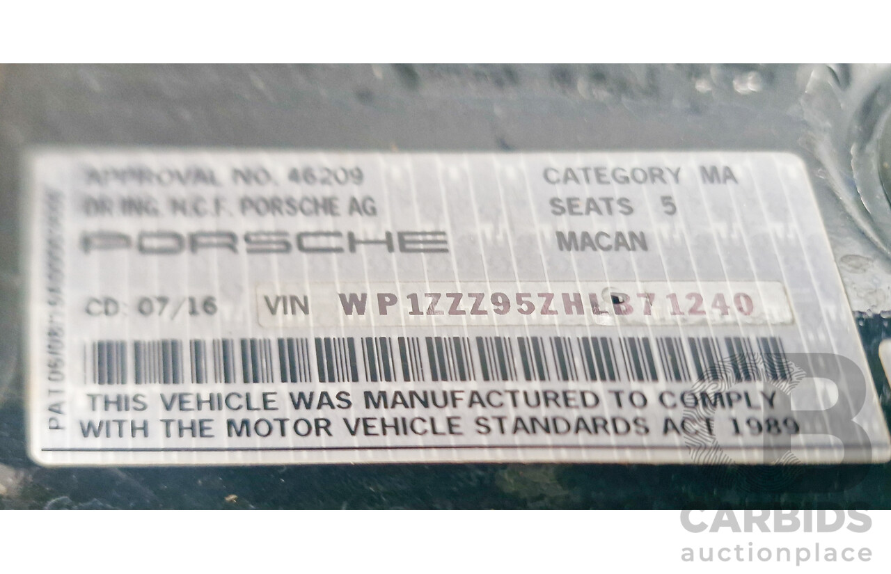 07/2016 Porsche Macan Turbo (AWD) MY16 4d Wagon Jet Black Metallic Twin Turbo V6 3.6L