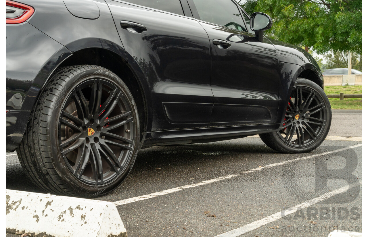 07/2016 Porsche Macan Turbo (AWD) MY16 4d Wagon Jet Black Metallic Twin Turbo V6 3.6L