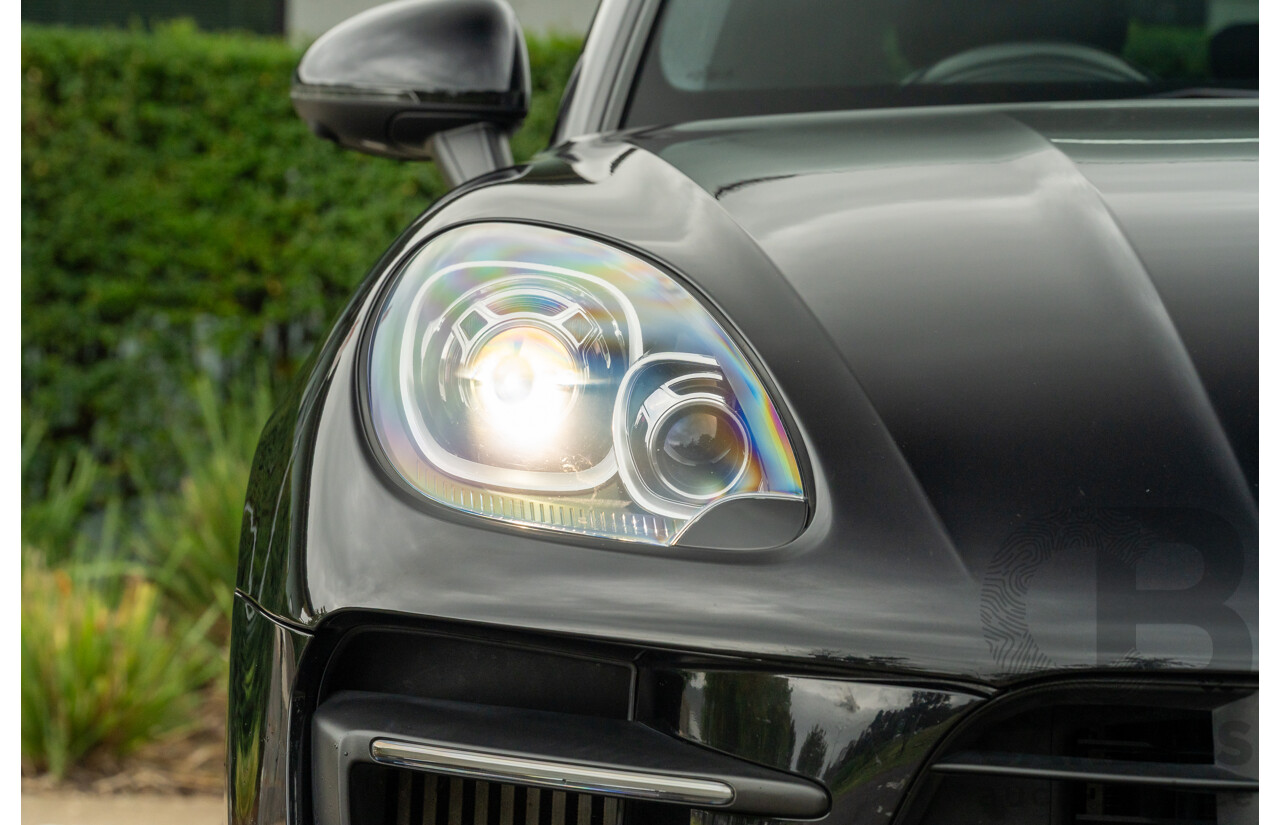 07/2016 Porsche Macan Turbo (AWD) MY16 4d Wagon Jet Black Metallic Twin Turbo V6 3.6L