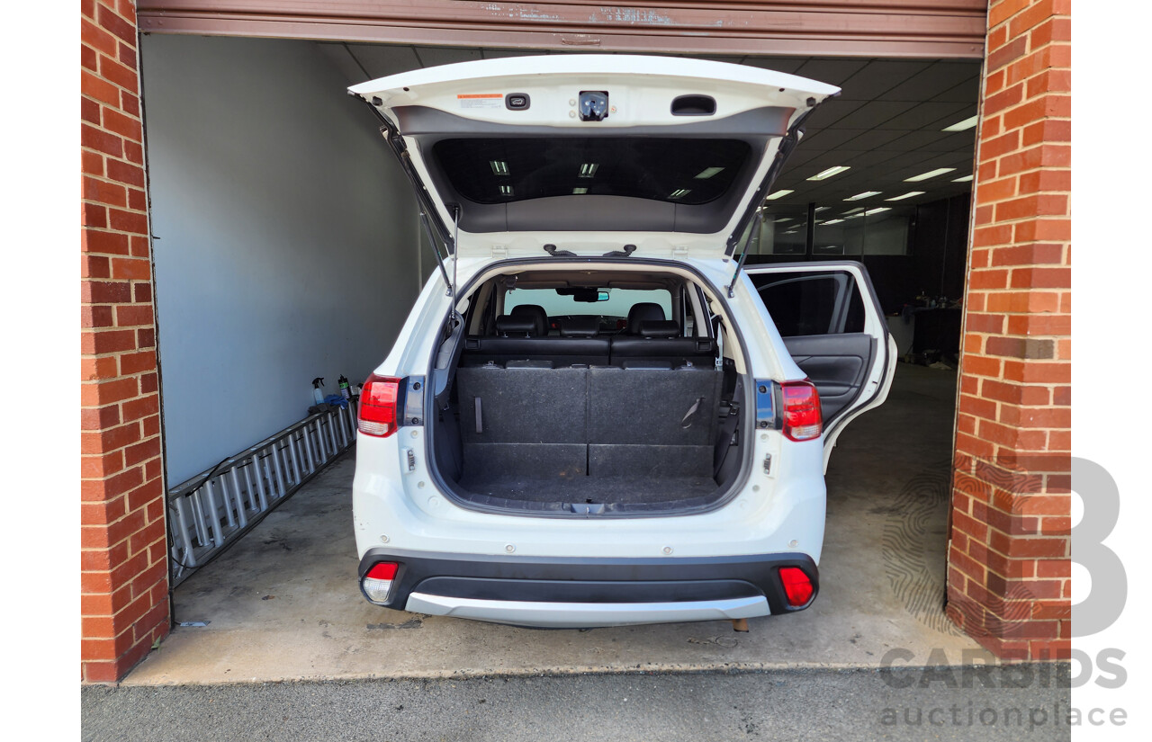 10/2016 Mitsubishi Outlander Exceed (4x4) ZK MY16 4d Wagon White 2.4L