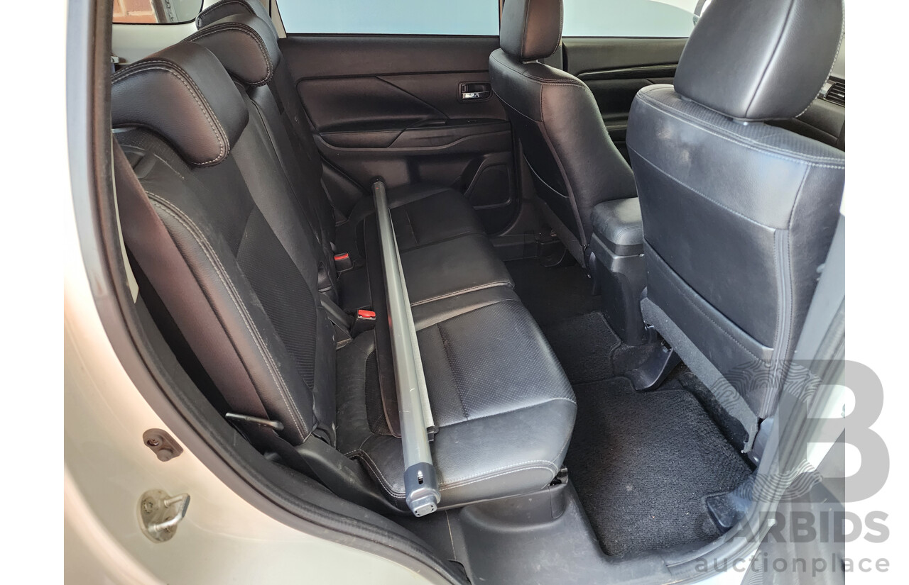 10/2016 Mitsubishi Outlander Exceed (4x4) ZK MY16 4d Wagon White 2.4L