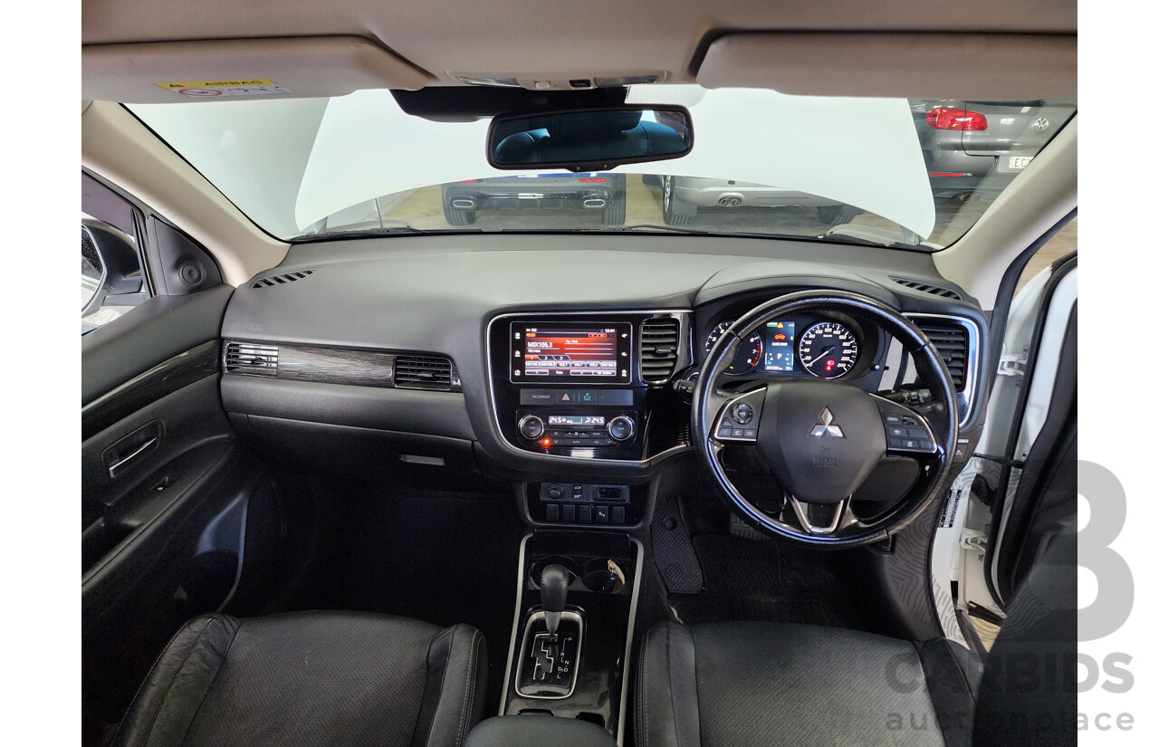 10/2016 Mitsubishi Outlander Exceed (4x4) ZK MY16 4d Wagon White 2.4L