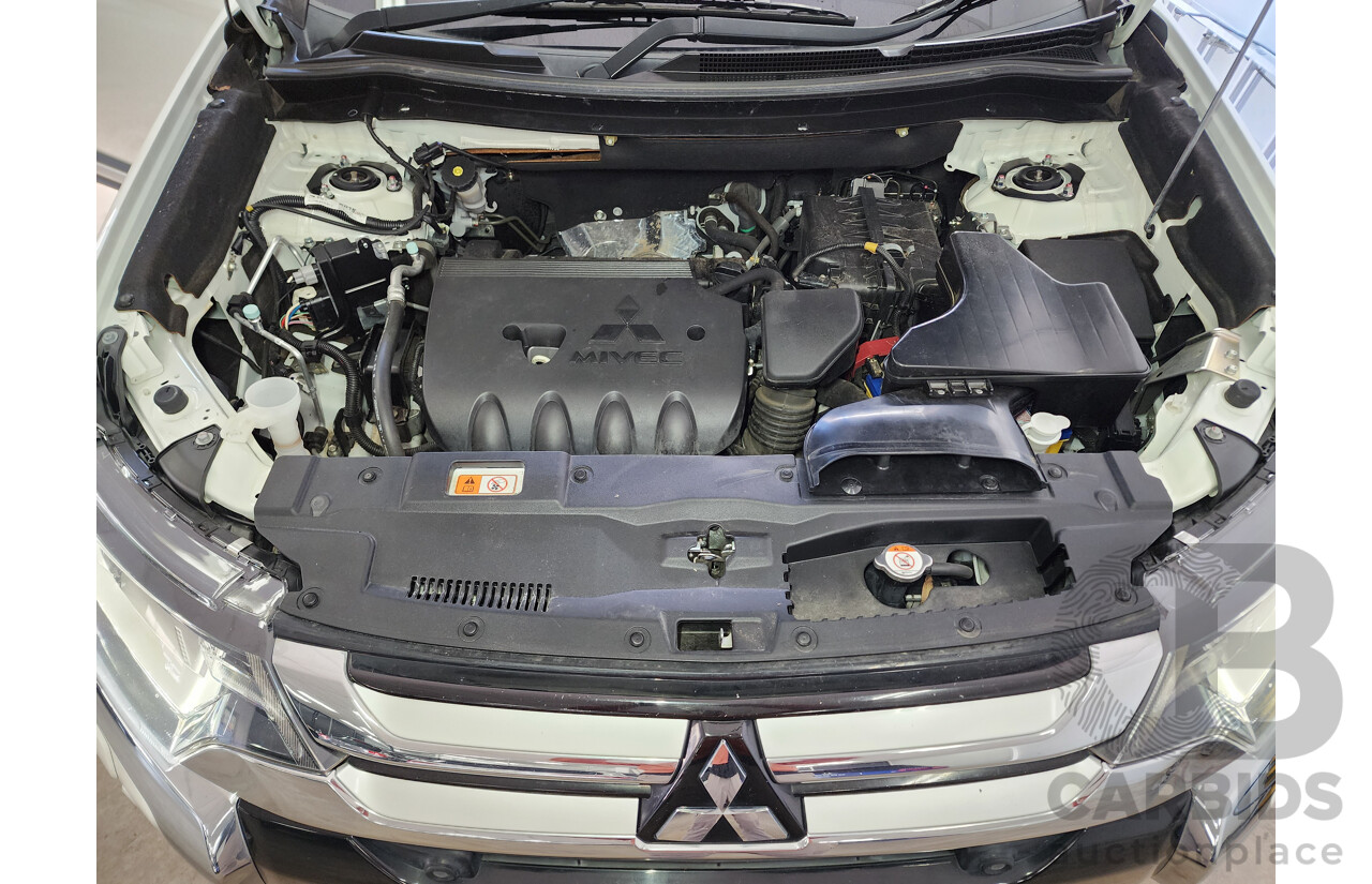 10/2016 Mitsubishi Outlander Exceed (4x4) ZK MY16 4d Wagon White 2.4L