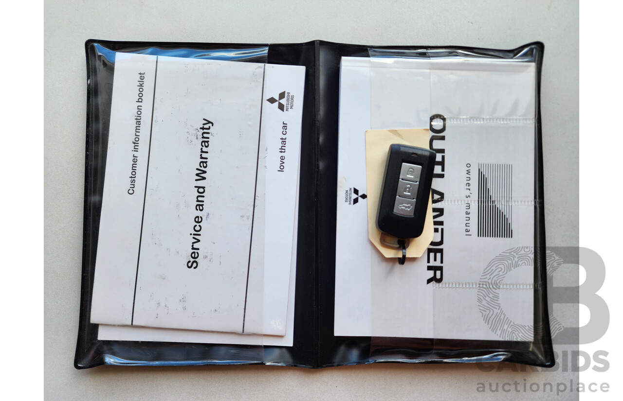 10/2016 Mitsubishi Outlander Exceed (4x4) ZK MY16 4d Wagon White 2.4L