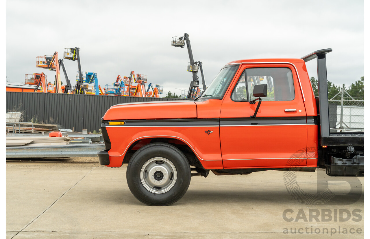 8/1977 Ford F350 Banana Back Tow Truck 2d C/Chas Gloss Red V8 4.9L