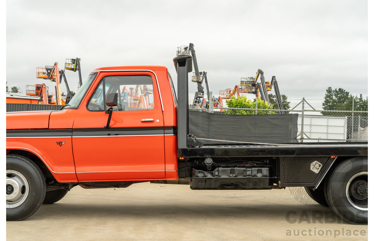 8/1977 Ford F350 Banana Back Tow Truck 2d C/Chas Gloss Red V8 4.9L