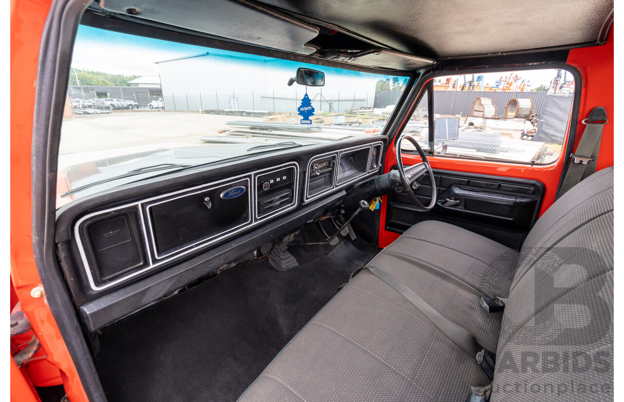 8/1977 Ford F350 Banana Back Tow Truck 2d C/Chas Gloss Red V8 4.9L