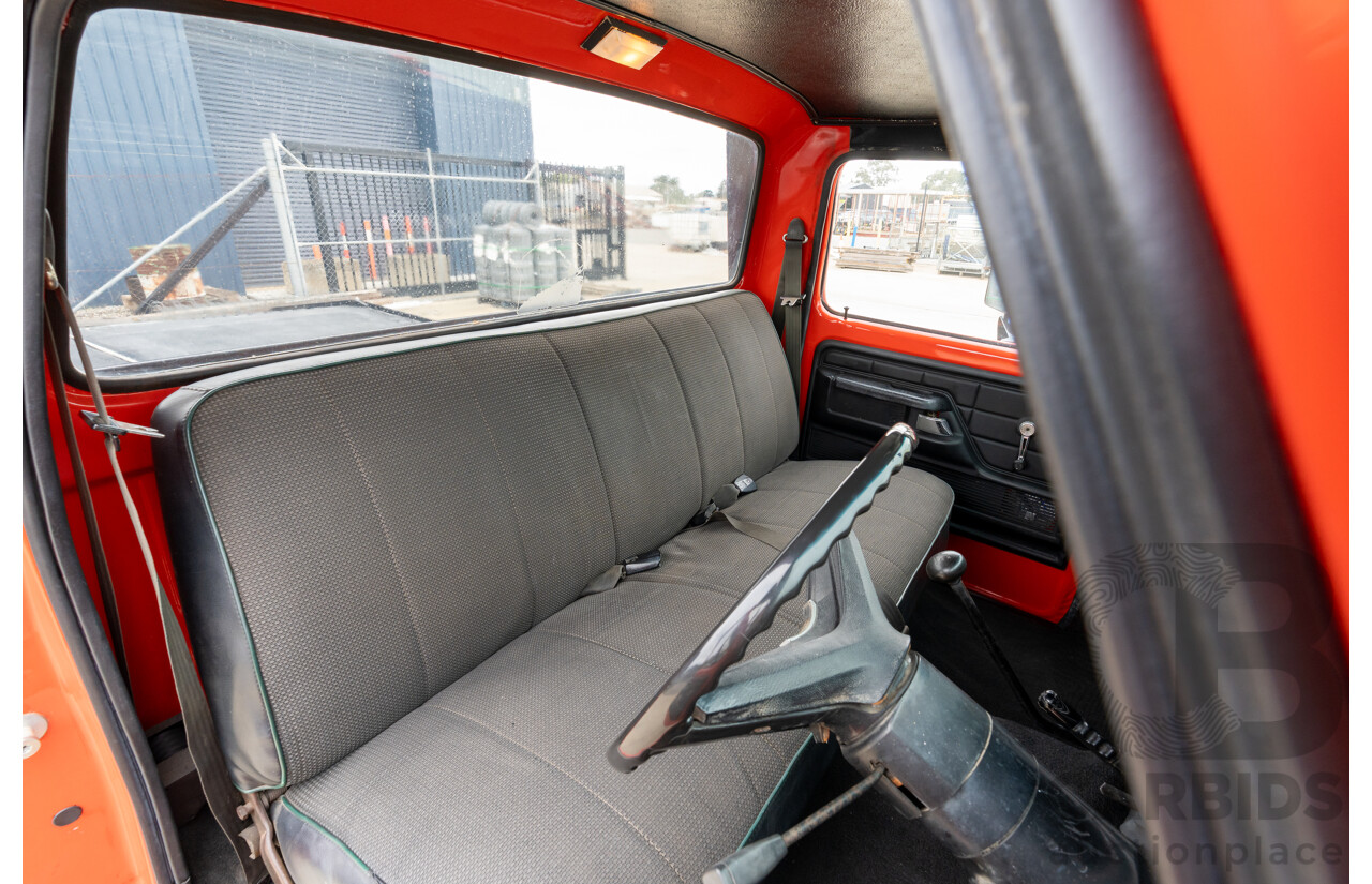 8/1977 Ford F350 Banana Back Tow Truck 2d C/Chas Gloss Red V8 4.9L